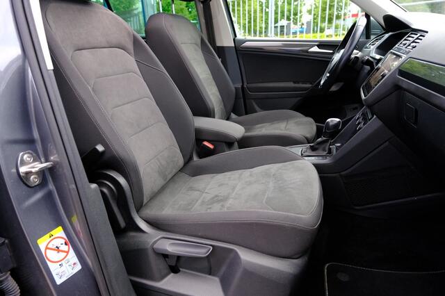 Volkswagen TIGUAN 1.4 TSI eHybrid R-Line Business+ Niet de goedkoopste, maar wel bomvol met opties.