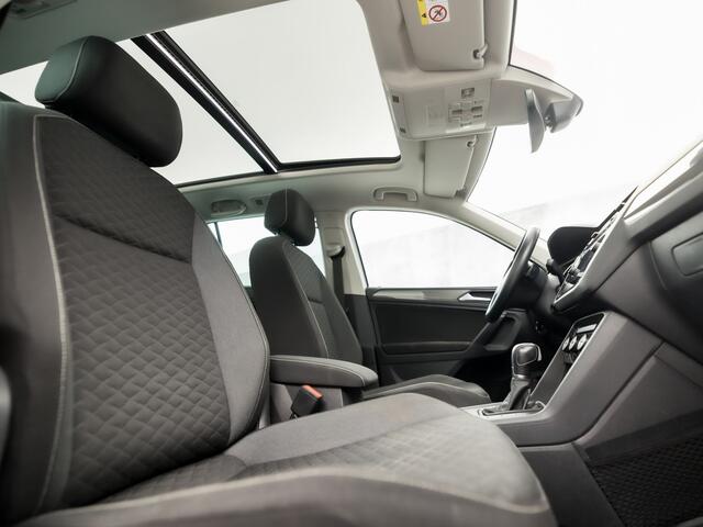 Volkswagen TIGUAN 1.5 TSI Highline Sport 150Pk Automaat (PANORAMADAK, GROOT NAVI, CLIMATE, STOELVERWARMING, SPORTSTOELEN, PARKEERSENSOREN, ADAPTIVE CRUISE, NIEUWSTAAT)
