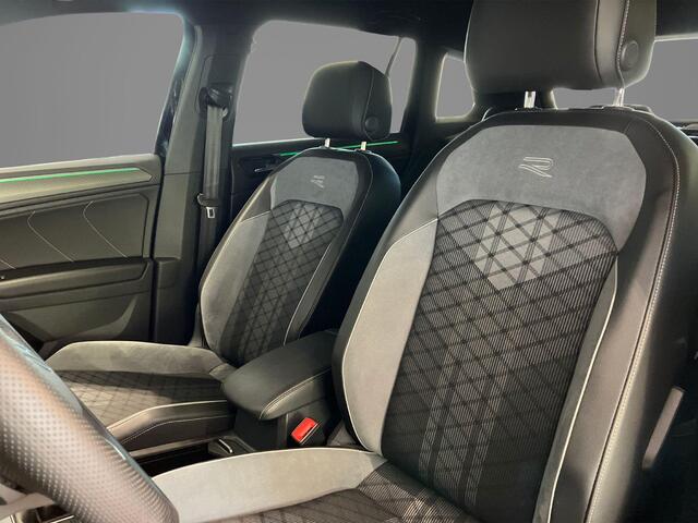 Volkswagen TIGUAN 1.4TSIeHybrid 180kW/245PK R-Line Black Style · Navigatie · Parkeersensoren · Apple/Android