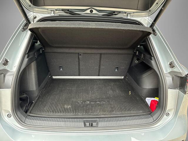 Volkswagen TIGUAN 1.5 eHybrid 272pk DSG R-Line Edition · Panoramadak · Inklap. Trekhaak · 360 Camera · Matrix LED · Massagefunctie · Dodehoeksensor · Garantie t/m 27-10-2029 of 100.000km