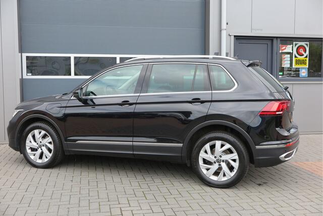 Volkswagen TIGUAN 1.4 TSI eHybrid Elegance 245pk DSG ,Led matrix,Virtual cockpit,Trekhaak,Stoelverwarming, Led, DAB+ , PDC, LMV Stuurwiel verwarmd, Carplay etc .