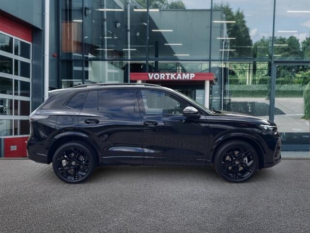 Volkswagen TIGUAN 1.5 TSI e-HYBRID R-LINE 272PK LEDER/PANOP-DAK/TREKHAAK/HenK/360CAMERA