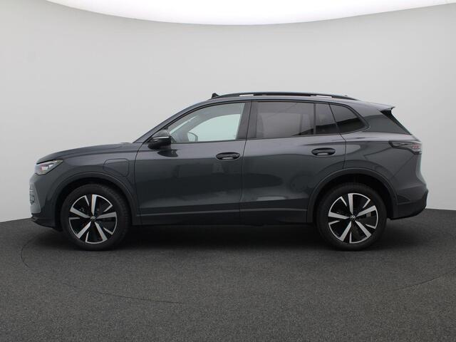 Volkswagen TIGUAN 1.5 eHybrid Life Edition 204PK DSG Panoramadak, Trekhaak, 360gr. Camera, Donkere Hemelbekleding, Navi via Apple Carplay/Android Auto, 19" LM Velgen, Keyless, Elektr. Achterklep