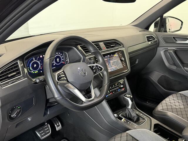 Volkswagen TIGUAN 1.4 TSI eHybrid R-Line Business+ Automaat Trekhaak Panoramadak Navigatie IQ Light Stoel en Stuurverwarming Draadloze telefoonlader Digital Cockpit Climate Control Parkeersensoren 19 Inch