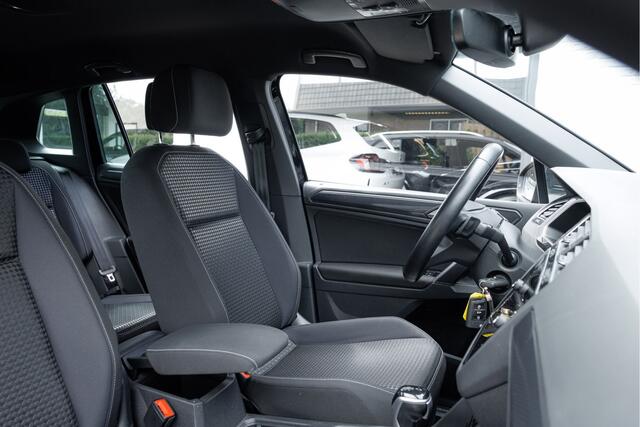 Volkswagen TIGUAN 1.5 TSI Life Business Carplay - Trekhaak
