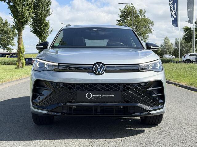 Volkswagen TIGUAN 1.5 eHybrid R-Line Edition | Matrix LED | Panoramadak | 360 camera | Trekhaak | Lederen bekleding | Apple Carplay/Android Auto | Memory stoelen |