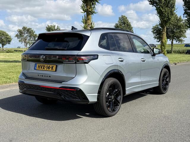 Volkswagen TIGUAN 1.5 eHybrid R-Line Edition | Matrix LED | Panoramadak | 360 camera | Trekhaak | Lederen bekleding | Apple Carplay/Android Auto | Memory stoelen |