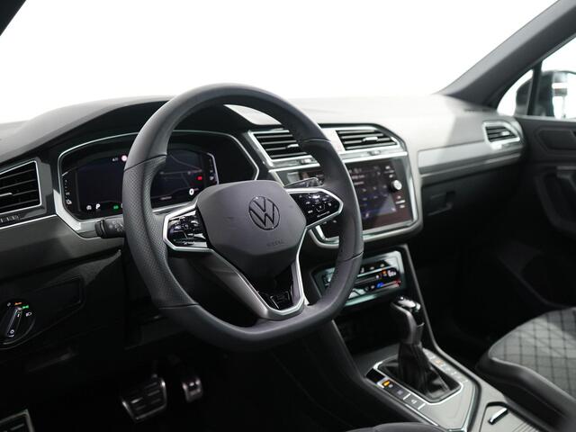 Volkswagen TIGUAN 1.4 TSI eHybrid R-Line Business+ | Black style | Trekhaak | Virtual | Winterpakket | ACC | Dodehoeksensor |