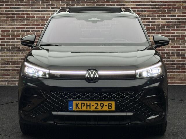 Volkswagen TIGUAN 1.5 eHybrid R-Line Edition Panoramadak, Trekhaak, Massagestoelen