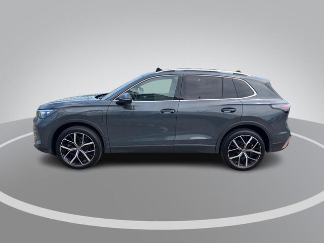 Volkswagen TIGUAN 1.5eTSI 150kW/204PK DSG Elegance · Panoramadak · Trekhaak · 360°Camera + Parkeersensoren · Garantie t/m 01-10-2030 of 100000