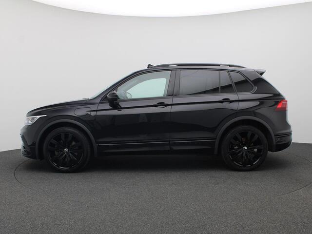 Volkswagen TIGUAN 1.4 TSI eHybrid R-Line Business+ Panoramadak, Trekhaak, Achteruitrijcamera, Black Style, Leder, Memorystoelen, Head-Up Display, Matrix-LED Verlichting, Elektr. Achterklep, Keyless, 20" LM Velgen