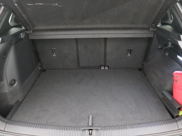 Volkswagen TIGUAN 1.4 TSI eHybrid R-Line Business+ Panoramadak, Trekhaak, Achteruitrijcamera, Black Style, Leder, Memorystoelen, Head-Up Display, Matrix-LED Verlichting, Elektr. Achterklep, Keyless, 20" LM Velgen