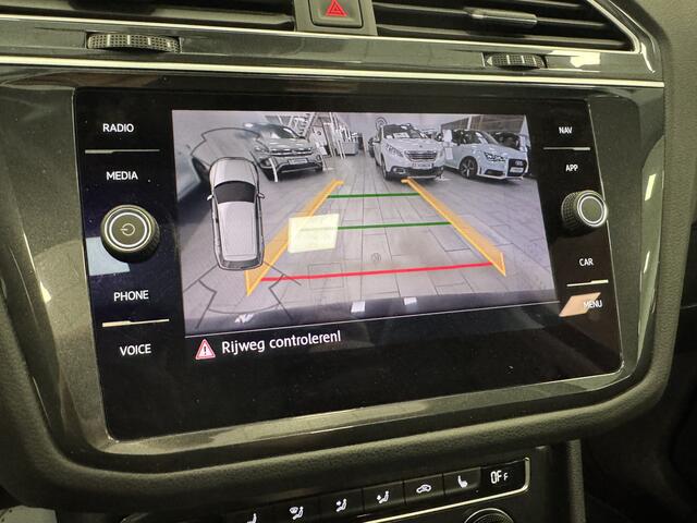 Volkswagen TIGUAN 1.5 TSI ACT R-LINE / 1e EIG / PANO / FULL LED /