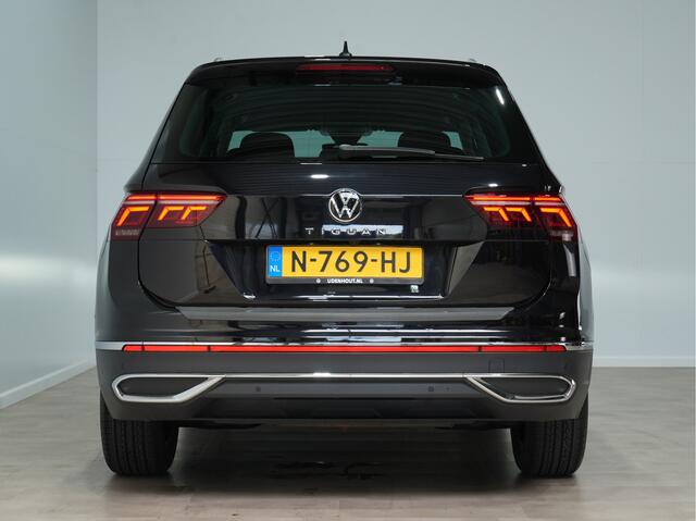Volkswagen TIGUAN 1.5 150pk DSG TSI Elegance Trekhaak wegklapbaar Navigatie AchteruitriJCAMERA 226