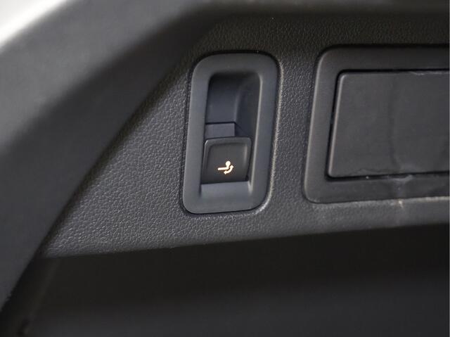 Volkswagen TIGUAN 1.5 150pk DSG TSI Elegance Trekhaak wegklapbaar Navigatie AchteruitriJCAMERA 226