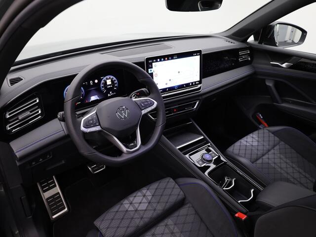 Volkswagen TIGUAN 1.5 eTSI R-Line Business | Trekhaak wegkl. | Panodak | 360 Camera | IQ Light | Elk. A-klep | Prijs Rijklaar!!