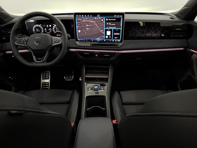 Volkswagen TIGUAN 1.5 eHybrid R-Line Edition Plug-in Panoramadak, 360 Camera, Trekhaak, Leder, Head-up display, Elektrische achterklep, Winterpakket, Memory stoelen, 2 jaar garantie