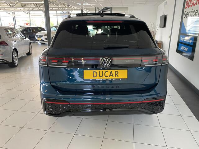 Volkswagen TIGUAN 1.5 eHybrid R-Line Edition 272 PK Full Option, Panoramadak , Headup , Dynamic Light, Trekhaak, Leer , Massage stoelen