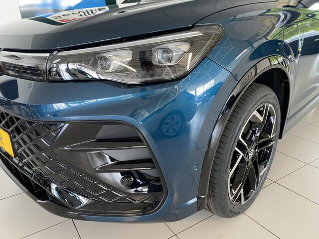 Volkswagen TIGUAN 1.5 eHybrid R-Line Edition 272 PK Full Option, Panoramadak , Headup , Dynamic Light, Trekhaak, Leer , Massage stoelen