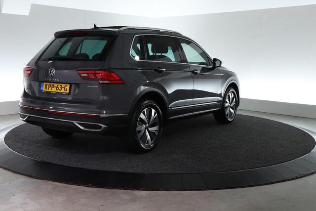 Volkswagen TIGUAN 1.4 TSI eHybrid R-Line Business+ | CARPLAY | TREKHAAK | SCHUIF-KANTEL DAK |