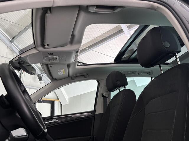 Volkswagen TIGUAN 1.4 TSI eHybrid R-Line Business+ | CARPLAY | TREKHAAK | SCHUIF-KANTEL DAK |