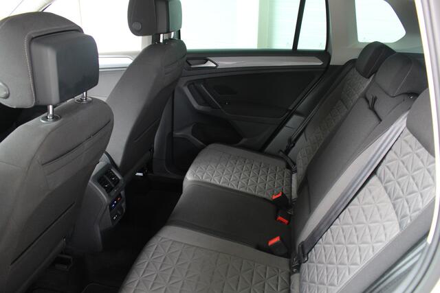 Volkswagen TIGUAN 1.5 TSI Life Navigatie | Trekhaak | Parkeercamera | All Season Banden