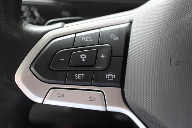 Volkswagen TIGUAN 1.5 TSI Life Navigatie | Trekhaak | Parkeercamera | All Season Banden