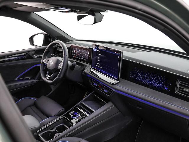 Volkswagen TIGUAN R-Line Edition 1.5 eHybrid 204 PK 6 versn. DSG · Achteruitrijcamera · Rondomzichtcamera · Lederen Bekleding · Draadloze telefoonlader · Black Style Pakket · Trekhaak inklapbaar, met elektrische ontgrendeling, incl. aanhangermanoeuvreerhulp Trailer Assist