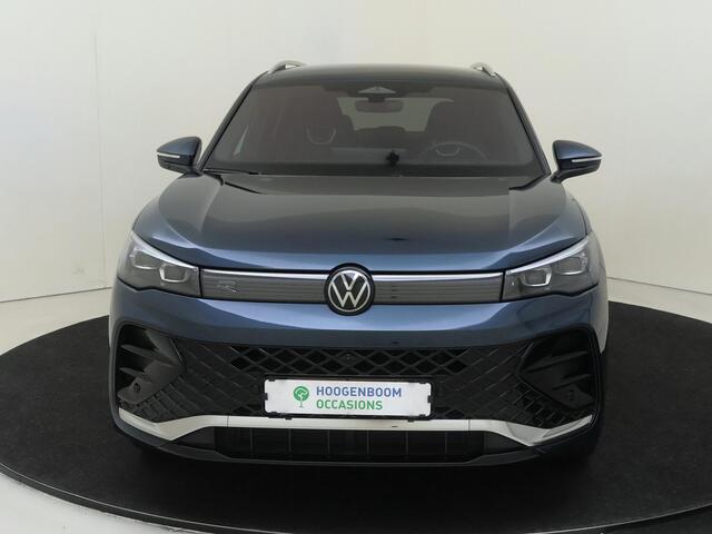 Volkswagen TIGUAN 1.5 eTSI R-Line Business | 360 camera | Head-up display | Keyless | Harman/Kardon | Stoel- en stuurwielverwarming | Navigatie | Dodehoekdetectie | Parkeerassistent |