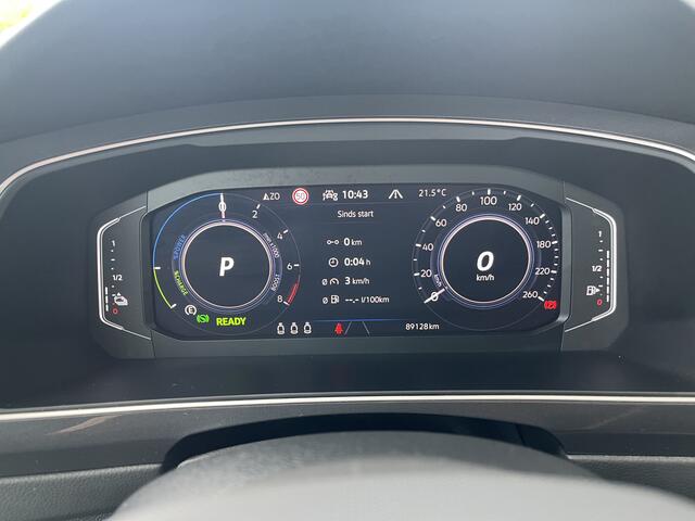 Volkswagen TIGUAN 1.4 TSI eHybrid R-Line / AUTOMAAT/ 245 PK/ 2X R-LINE/ PANO/ TREKHAAK/ CAMERA/ KEYLESS/ IQ. LIGHT/ DCC/ DODE HOEK/ STOELVERWARM. V&A/ STUURVERWARM./ ADAPT. CRUISE/ APP CONNECT/ NAVI/ 20" LMV