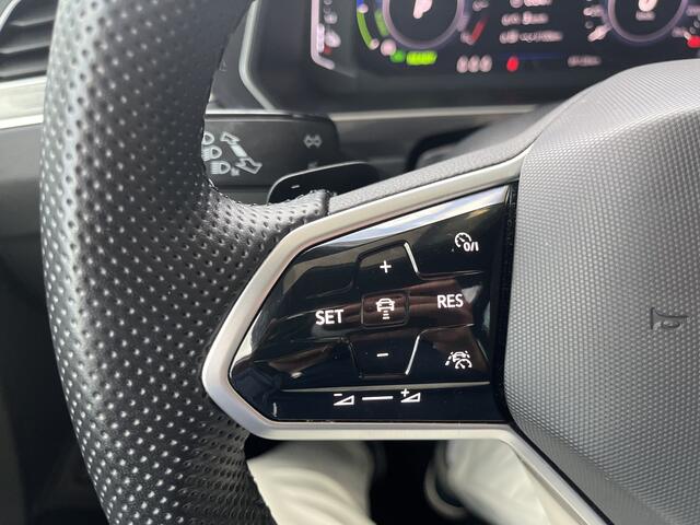 Volkswagen TIGUAN 1.4 TSI eHybrid R-Line / AUTOMAAT/ 245 PK/ 2X R-LINE/ PANO/ TREKHAAK/ CAMERA/ KEYLESS/ IQ. LIGHT/ DCC/ DODE HOEK/ STOELVERWARM. V&A/ STUURVERWARM./ ADAPT. CRUISE/ APP CONNECT/ NAVI/ 20" LMV