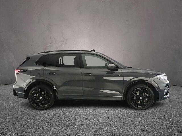 Volkswagen TIGUAN R-Line Business 1.5 TSI eHybrid 272pk DSG Automaat Trekhaak, Panoramadak, Lederen bekleding, Black Style, 360 camera, Achteruitrijcamera, LED matrix koplampen