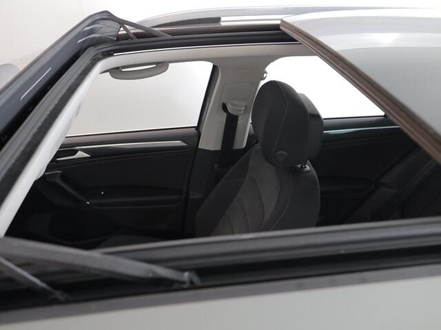 Volkswagen TIGUAN 1.4 TSI 4Motion Highline 150pk AUT| Pano.dak | 19'LM-velgen| Navi | verwarmde voorruit| Alarm