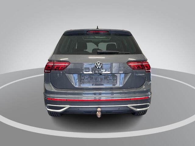 Volkswagen TIGUAN 1.4 TSI 245pk DSG eHybrid Life Business · Panoramadak · 360 Camera · Inklap. Trekhaak · Head-Up Display · Dodehoeksensor · Parkeer Assistent ·
