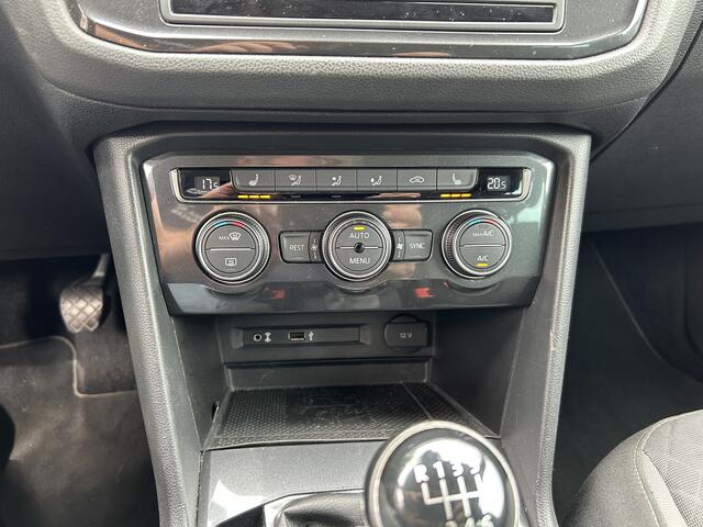 Volkswagen TIGUAN 1.4 TSI ACT Connected Series airco/ecc navi/camera keurige auto