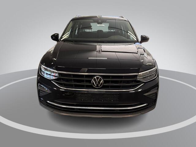 Volkswagen TIGUAN 1.4 TSI 245pk DSG eHybrid Life Business · Camera · P-Sensoren · Wegklapbare Trekhaak · Dodehoek Detectie · 18'' Inch ·