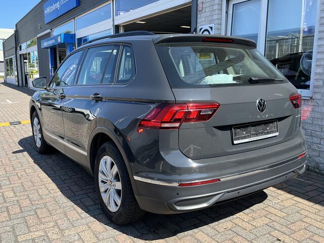 Volkswagen TIGUAN 1.4 TSI eHybrid Life / AUTOMAAT/ 245 PK/ PANO/ TREKHAAK/ PARK.SENSOR.V+A/ STUURVERWARM./ ADAPTIVE CRUISE/ APP-CONNECT/ DIGITAL DASH/ NAVI/ DAB/ CLIMA