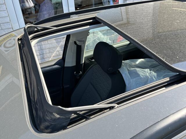 Volkswagen TIGUAN 1.4 TSI eHybrid Life / AUTOMAAT/ 245 PK/ PANO/ TREKHAAK/ PARK.SENSOR.V+A/ STUURVERWARM./ ADAPTIVE CRUISE/ APP-CONNECT/ DIGITAL DASH/ NAVI/ DAB/ CLIMA