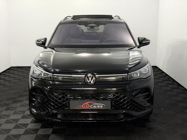 Volkswagen TIGUAN 1.5 eHybrid R-Line Plug-in Panoramadak, 360 Camera, Trekhaak, Leder, Head-up display, Elektrische achterklep, Winterpakket, Memory stoelen, 2 jaar garantie