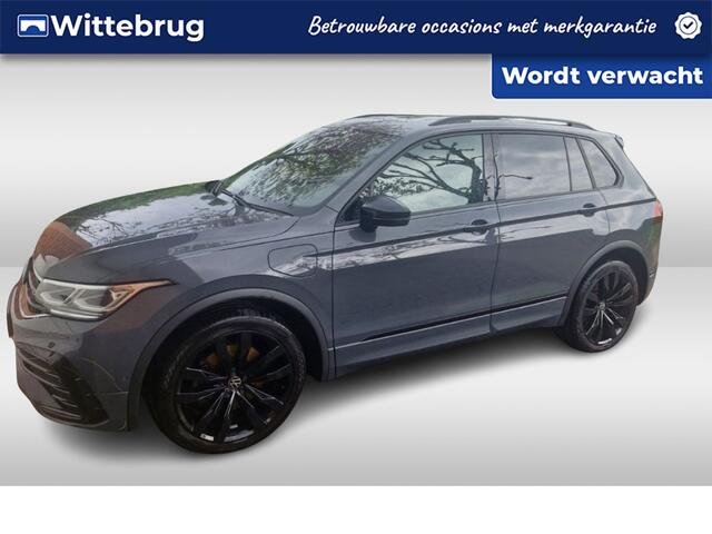 Volkswagen TIGUAN 1.4 TSI eHybrid R-Line Business+ / App Connect / Navi / Panoramadak / Trekhaak wegklapbaar