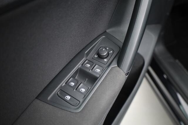 Volkswagen TIGUAN 1.5 TSI Comfortline | Adapt. Cruise | Lane Assist | Apple CarPlay & Android Auto | PDC V+A | Navi | DAB