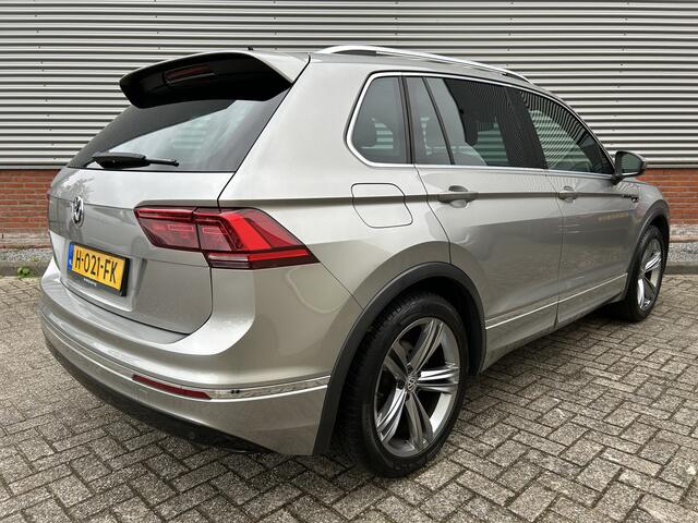 Volkswagen TIGUAN 1.5 TSI Comfortline Business | R-Line | Trekhaak | Leder bekleding | Carplay | LED |