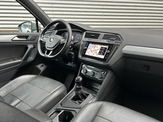 Volkswagen TIGUAN 1.5 TSI Comfortline Business | R-Line | Trekhaak | Leder bekleding | Carplay | LED |