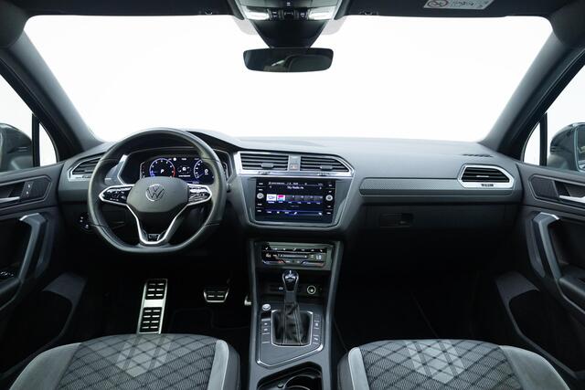 Volkswagen TIGUAN 1.5 TSI R-Line Business+ | Panorama dak | Trekhaak |