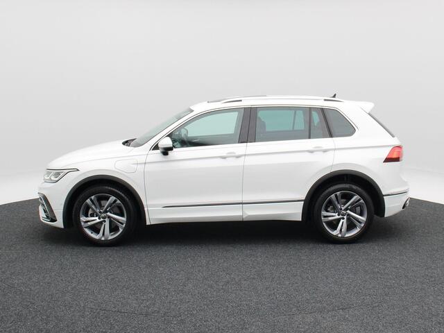 Volkswagen TIGUAN 1.4 TSi 245 Pk eHybrid R-Line Business+ | Stoelverwarming | Panoramadak | Adaptive Cruise | IQ Light | 360 Camera | CarPlay | 19 Inch | 53.647 Km !!