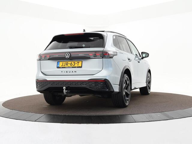 Volkswagen TIGUAN 1.5 eHybrid 272pk DSG R-Line Edition · Panoramadak · Inklap. Trekhaak · 360 Camera · Matrix LED · Massagefunctie · Dodehoeksensor · Garantie t/m 27-10-2029 of 100.000km