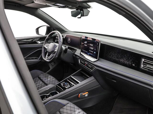Volkswagen TIGUAN 1.5 eHybrid 272pk DSG R-Line Edition · Panoramadak · Inklap. Trekhaak · 360 Camera · Matrix LED · Massagefunctie · Dodehoeksensor · Garantie t/m 27-10-2029 of 100.000km