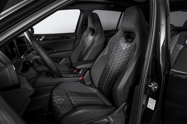 Volkswagen TIGUAN 1.5 eHybrid R-Line Edition 272 PK | Black Style | 15 inch Navi | Elek. Trekhaak | IQ Light | S/K-Panodak | Dig. Cockpit | Adapt. Cruise | Stoel-+Stuurverw. | 360 Camera | NAV + App. Connect | ECC | Elek. Klep | LM 20" | 4107