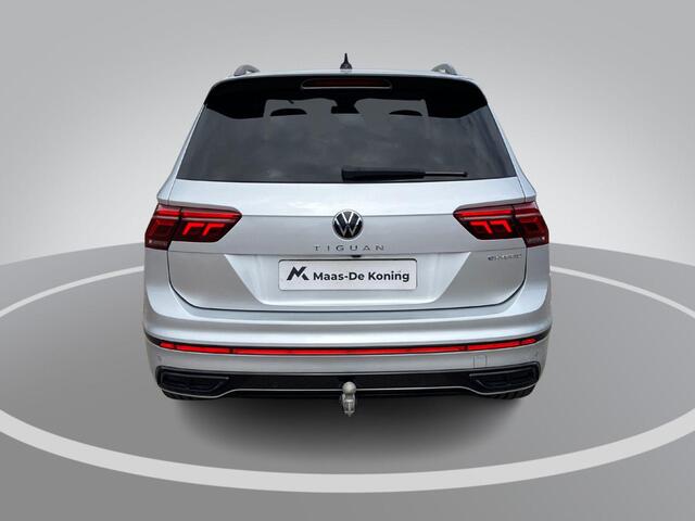 Volkswagen TIGUAN 1.4TSIeHybrid 180kW/245PK R-Line Black Style · Panoramadak · Trekhaak · 360°Camera + Parkeersensoren ·