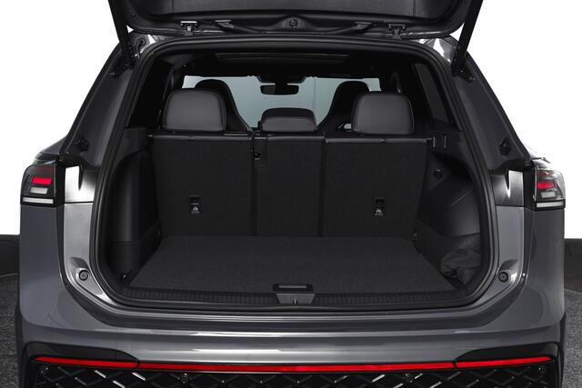 Volkswagen TIGUAN 1.5 eHybrid R-Line Edition 272 PK | Black Style | 15 inch Navi | Elek. Trekhaak | IQ Light | S/K-Panodak | Dig. Cockpit | Adapt. Cruise | Stoel-+Stuurverw. | 360 Camera | NAV + App. Connect | ECC | Elek. Klep | LM 20" | 4535
